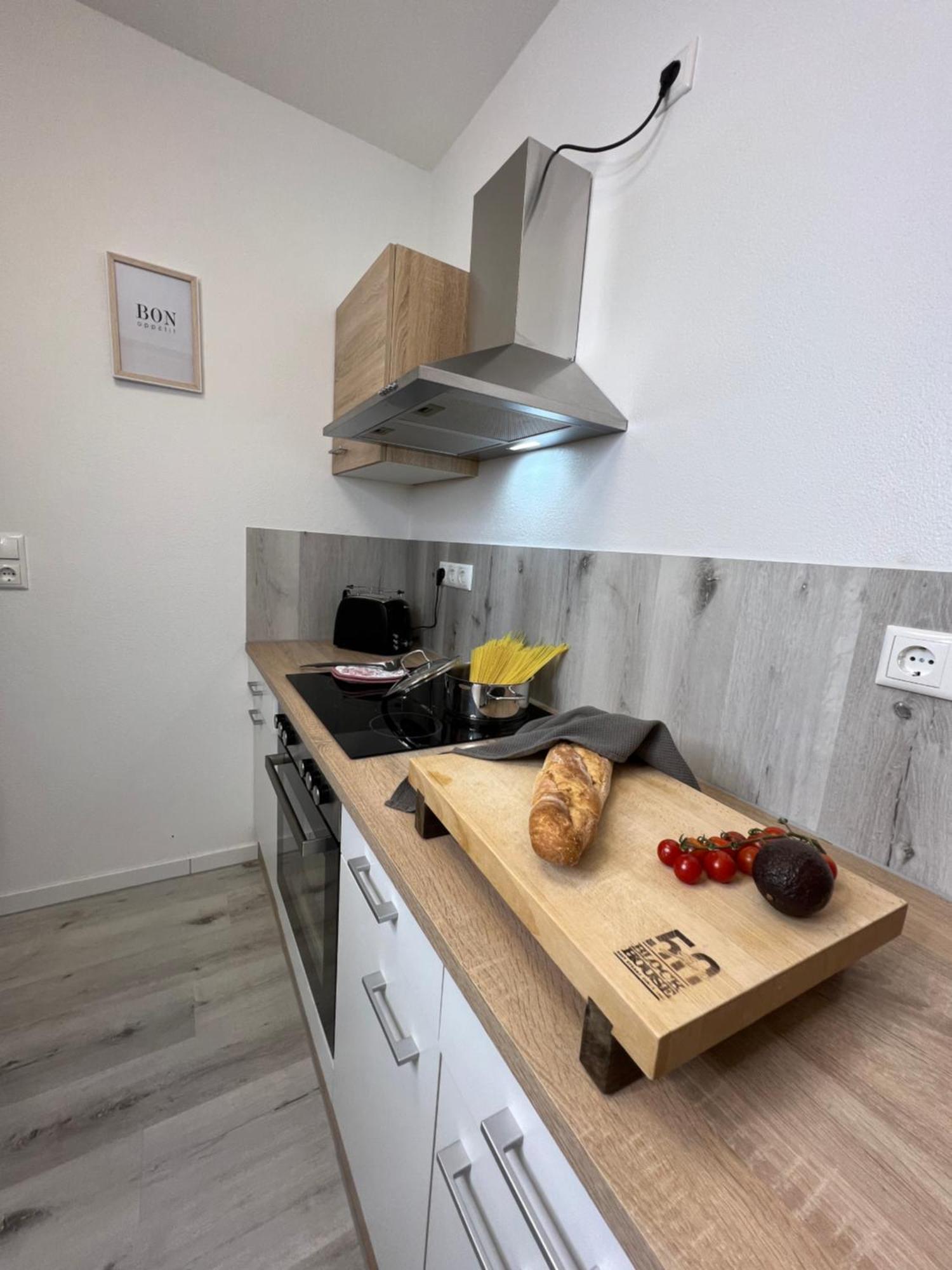 Home Inn Apartments - 201 Минден Экстерьер фото